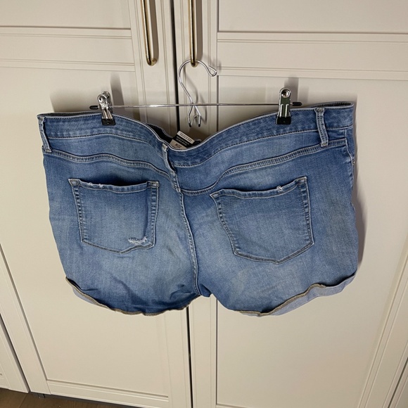 Distressed denim jean shorts 20W - Ava & Viv - Picture 2 of 6